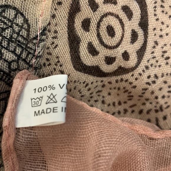 Over Sized Scarf - Picture 8 of 9